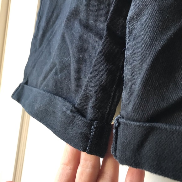 Stylish Blk Shorts - Picture 3 of 5